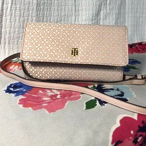 Tommy Hilfiger TH Logo Crossbody Purse Wallet